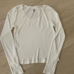 Brandy Melville McKenna White Long Sleeved T-Shirt